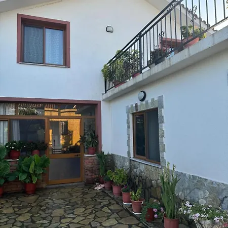 Zefi Rrenc Apartment