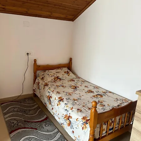 Zefi Rrenc Apartment
